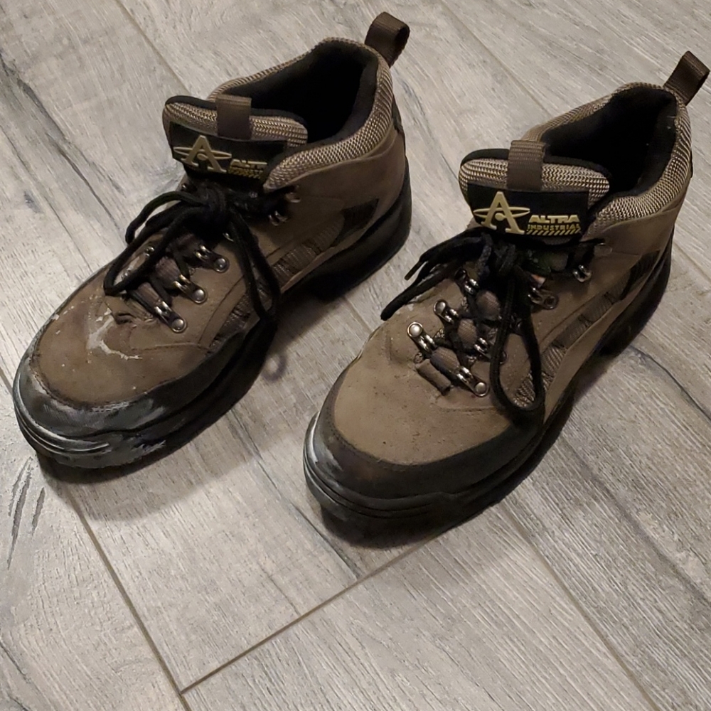 Used steel toe boots